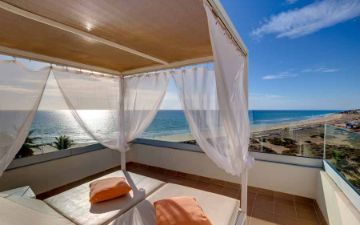 Solarium con vistar al mar SBH Crystal Beach