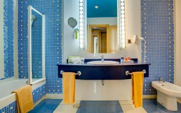 bagno camera doppia fronte oceano sbh crystal beach hotel suites