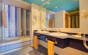bagno suite standard sbh crystal beach hotel suites