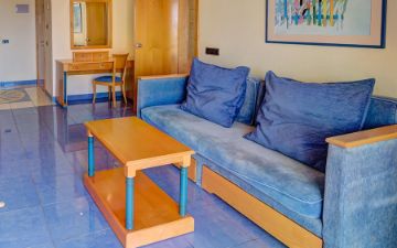 divano suite standard sbh crystal beach hotel suites