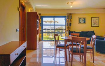 salotto suite con vista mare sbh crystal beach hotel suites