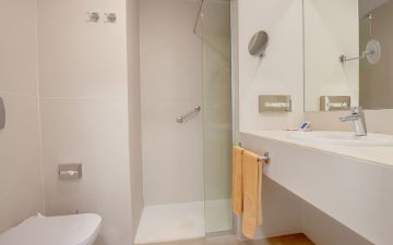 salle de bain chambre double standard SBH Maxorata Resort