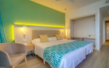 lit chambre double vue mer SBH Maxorata Resort