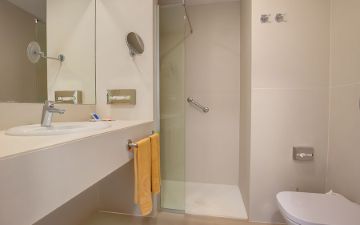 salle de bain chambre double vue mer SBH Maxorata Resort