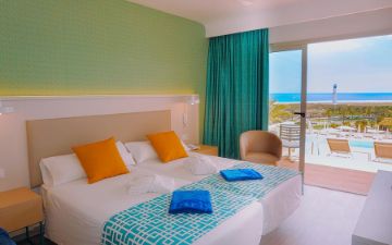 lits master swim-up vue mer SBH Maxorata Resort<br/>