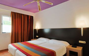 Camera Familiare con Una Camera da Letto • SBH Monica Beach Resort