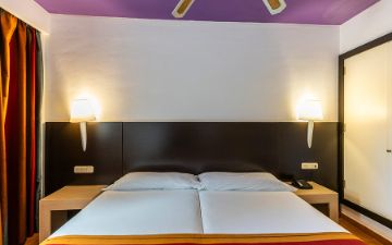 Camera Familiare con Una Camera da Letto • SBH Monica Beach Resort