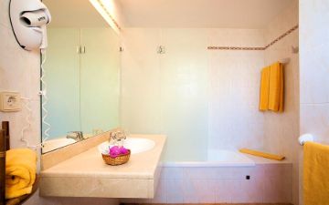 Camera Familiare Vista Mare SBH Royal Monica