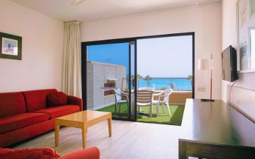 habitacion familiar vista mar sbh taro beach