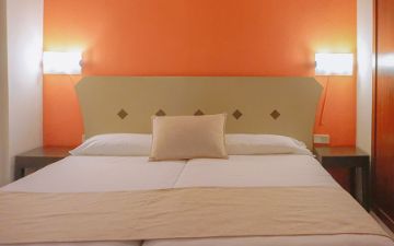 camas habitacion familiar vista mar sbh taro beach