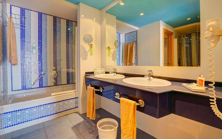 wc Standard Suite hotel sbh crystal beach