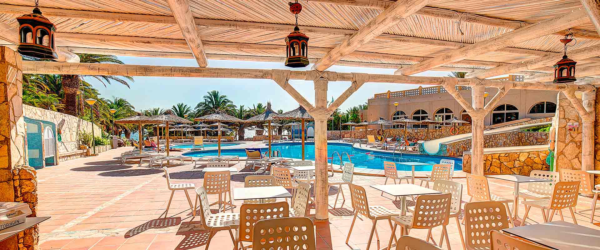 bar tobogan sbh monica beach resort