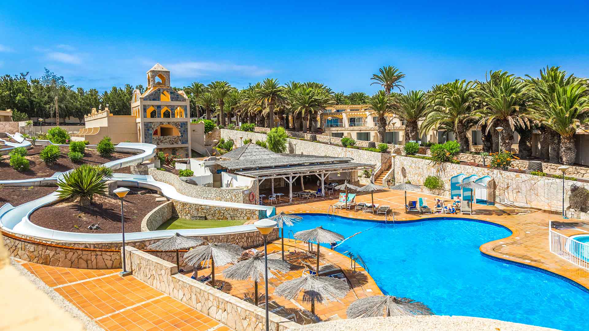 instalaciones sbh monica beach resort