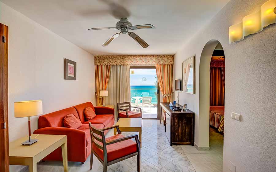 family room dining room ocean view ocean front sbh taro beach