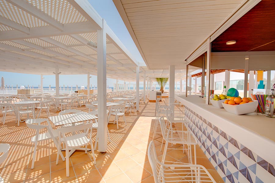 bar terrace sbh maxorata resort
